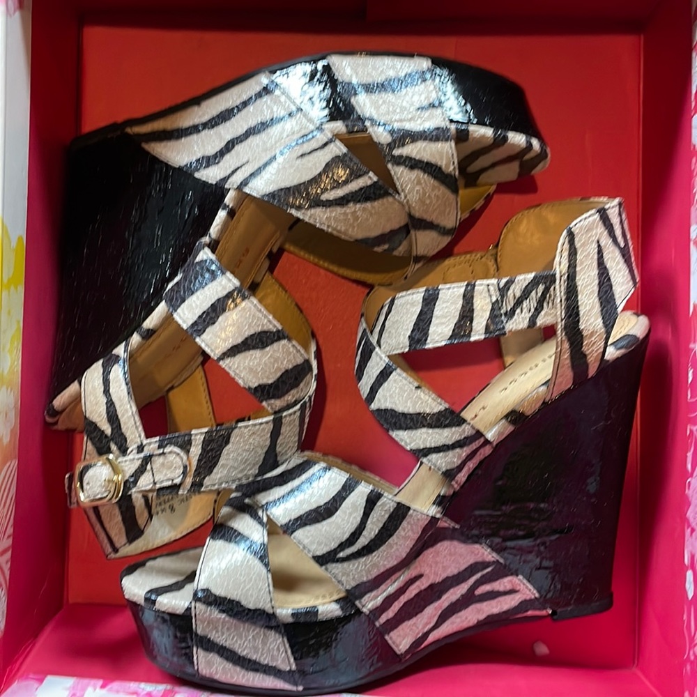 Zebra platform wedges